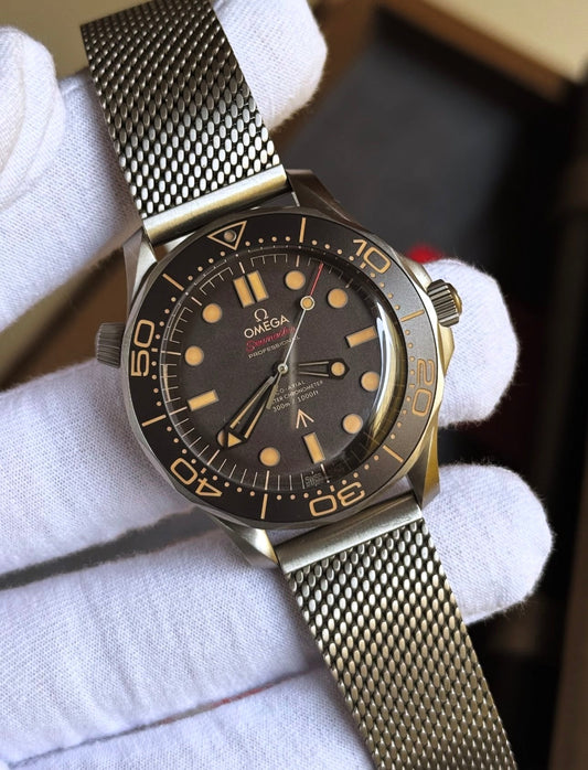 OMEGA SEAMASTER DIVER 300M JAMES BOND 007