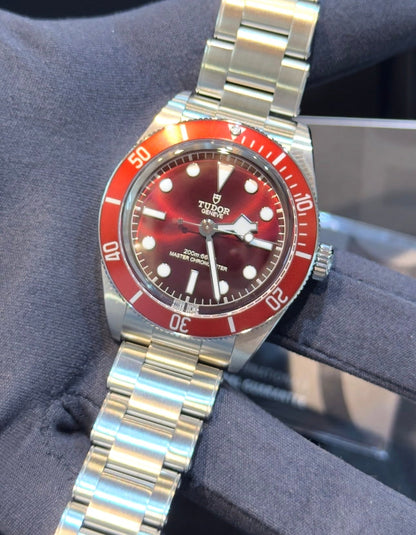 TUDOR BLACK BAY BURGUNDY “2026”